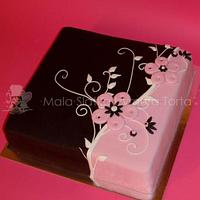 Brown/pink cake