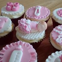 Baby shower cupcakes x