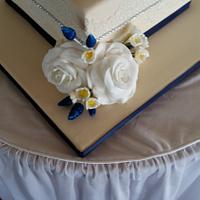 Ivory & Lace Wedding Cake