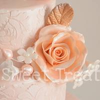 Pearly wedding cake 