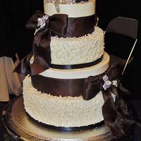 Jeweled Brooche wedding cake