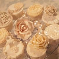 Vintage Wedding Cupcakes