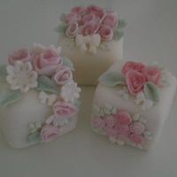 Rose Garden Mini Cakes