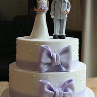 White & Lilac Bows Wedding Cake