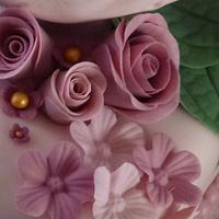 Floral pinks fruit cake