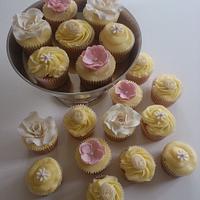 Floral cupcakes