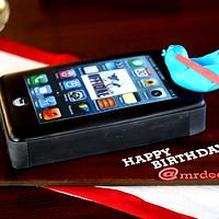 iphone 5 Cake (and the "making of" pics, too)
