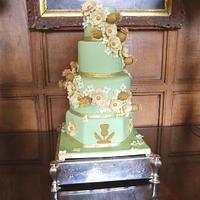 Roses & thistles wedding cake