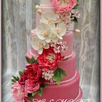 Pink gumpaste flower weddingcake