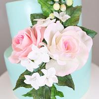 Little weddingcake with sugarflowers