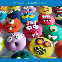  MONSTERS CUPCAKES