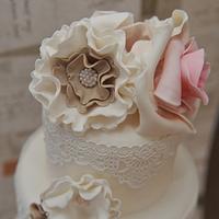Vintage Rosettes & Lace Wedding Cake