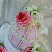 Retro wedding - cake with cage :)