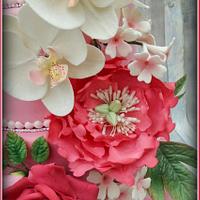 Pink gumpaste flower weddingcake