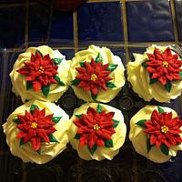 Poinsettia Cupcakes 