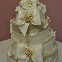 Laced wedding cake