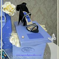 Louis Vuitton Style Sculpted Purse Birthday Cake – Blue Sheep Bake
