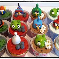 Angry birds space cupcakes