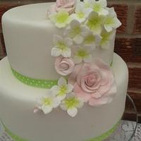Hydrangea and Rose Wedding cake