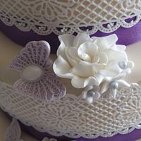 BUTTERFLIES AND CAKE LACE WEDDING 