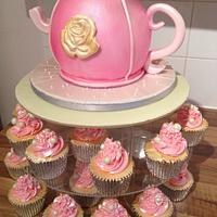 Pink tea pot cake 