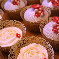 Coral & Ivory Wedding Cupcakes