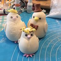 Textured buttercream with bird family