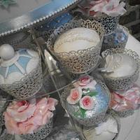 Vintage Bird Cage Wedding Cake and Vintage Cupcakes