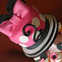 Minnie cupcake tower