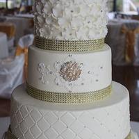Ivory/ Gold Wedding cake