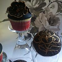 Black & Gold Cuppies