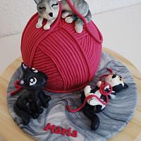 Wool clew Cake with Cats