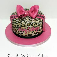 Leopard print - cake by Simply Delicious Cakery - CakesDecor