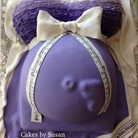 Pregnant belly cake