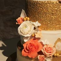 Wedding cake gold white 