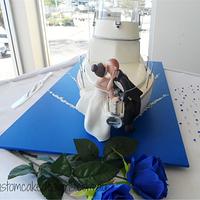 Flybridge Cruiser Boat Wedding Cake