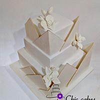 Elegant wedding cake