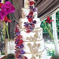 A Majestic Wedding Cake