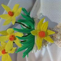 Easter Daffodil jardiniere cake topper