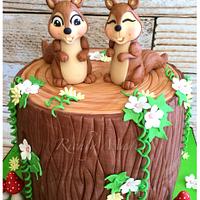 Squirrel treestump cake