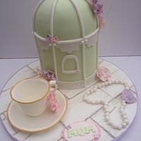 Vintage birdcage cake 