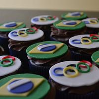 Olympic rings & Brazilian flag cupcakes 