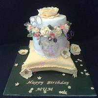 Flower box and pillow cake
