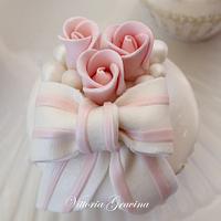 Ribbon cupcake