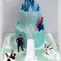 Frozen Castle - cake by Fancie Buns - CakesDecor