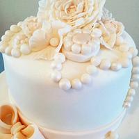 Pretty Vintage Inspired Cake & Cupcakes