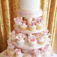 pretty cupcake tower wedding 