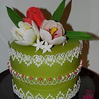 Cakes with tulips 