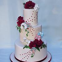 Wedding cake burghundy and white 