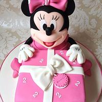 minnie mouse gift cake